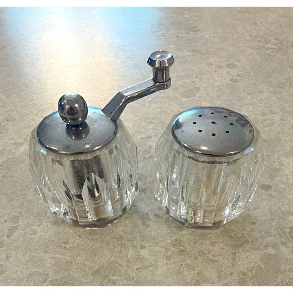 Mr Dudley Faceted Lucite Salt Shaker and Manual Pepper Mill Set Silver Metal 3in
